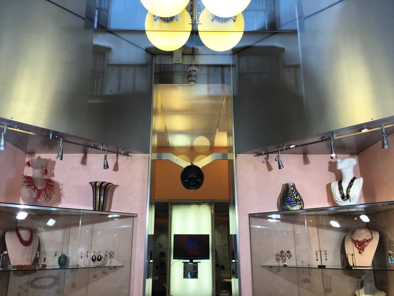 레티 캔들 샵 내부