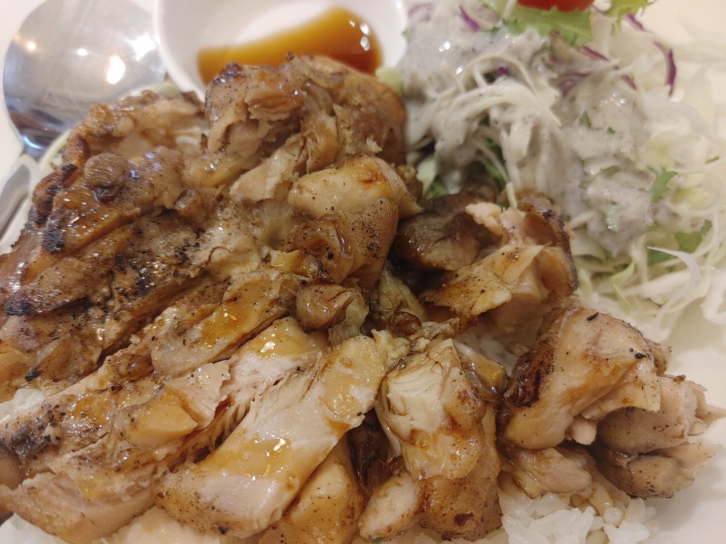 강남구청 맛집 점심식사 추천, 사이공 핫팟 그릴 닭고기 덮밥