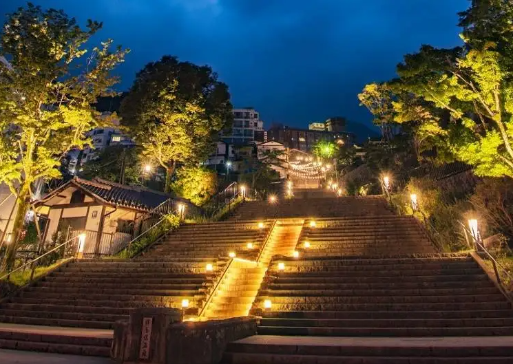 명탐정 코난 구마현 이카호 온천 365 돌 계단 사진