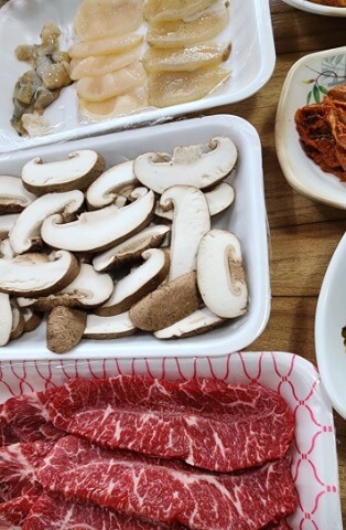 생생정보 믿고 떠나는 스타의 고장 가수 김범룡 전남 장흥 맛집 삼합요리원조 정남진한우식당