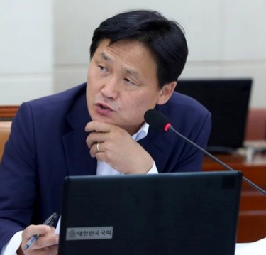 김영진 의원 프로필 나이 고향 학력 재산 페이스북