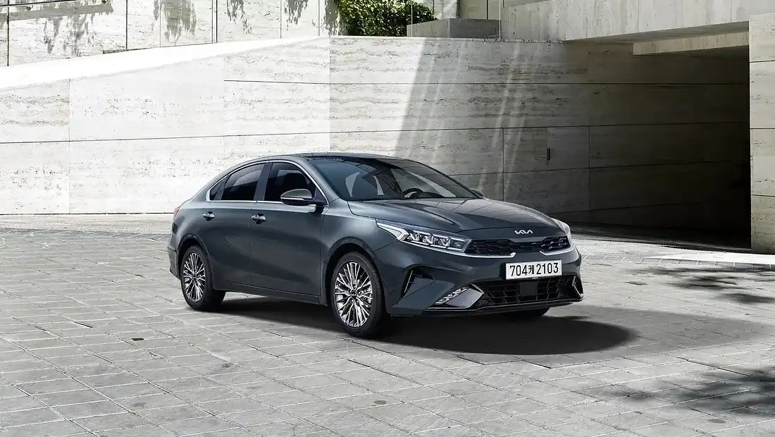 기아 K3 2023 GT 가격 실구매가 모의견적 제원 옵션 카탈로그 가격표 디자인 실내 트렁크 색상 총정리