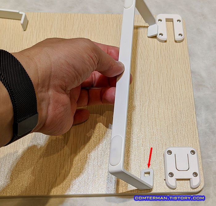 이메이션 MST-01WD 모니터 받침대 조립 방식