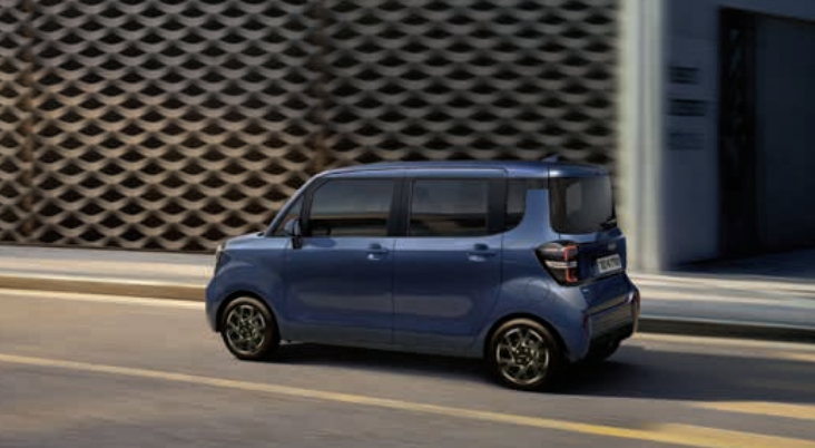 기아 레이: 컴팩트한 디자인 속 넓은 실내 공간과 효율적인 엔진 성능 분석