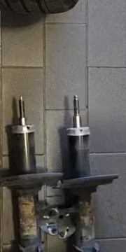 자동차 쇽 교체작업