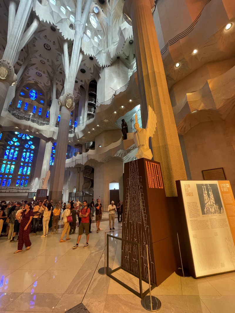 성당 내부공간-스테인드 글라스