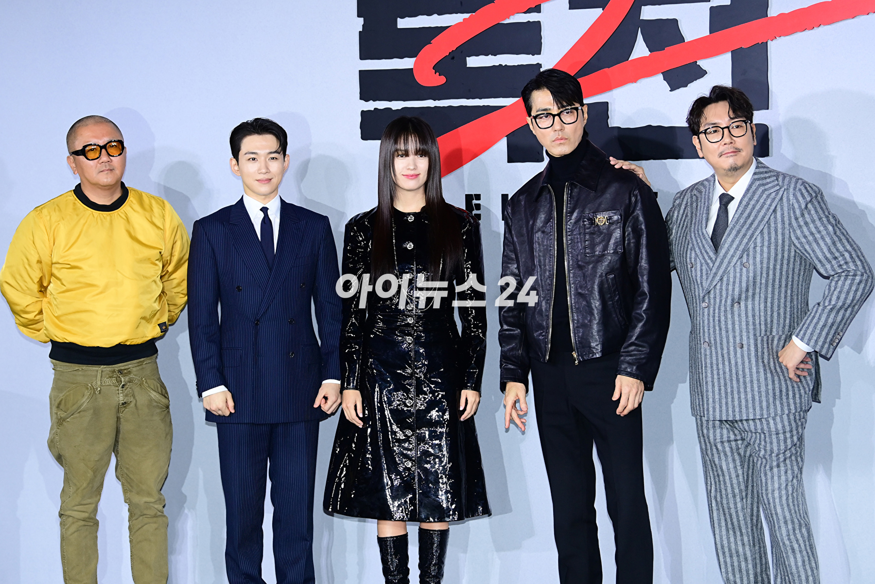 영화감독 백종열-배우 오승훈-한효주-차승원-조진웅이 14일 오전 서울 용산구 CGV 아이파크몰에서 열린 넷플릭스 영화 '독전2'(감독 백종열) 제작보고회에 참석하고 있다. [사진=정소희 기자]