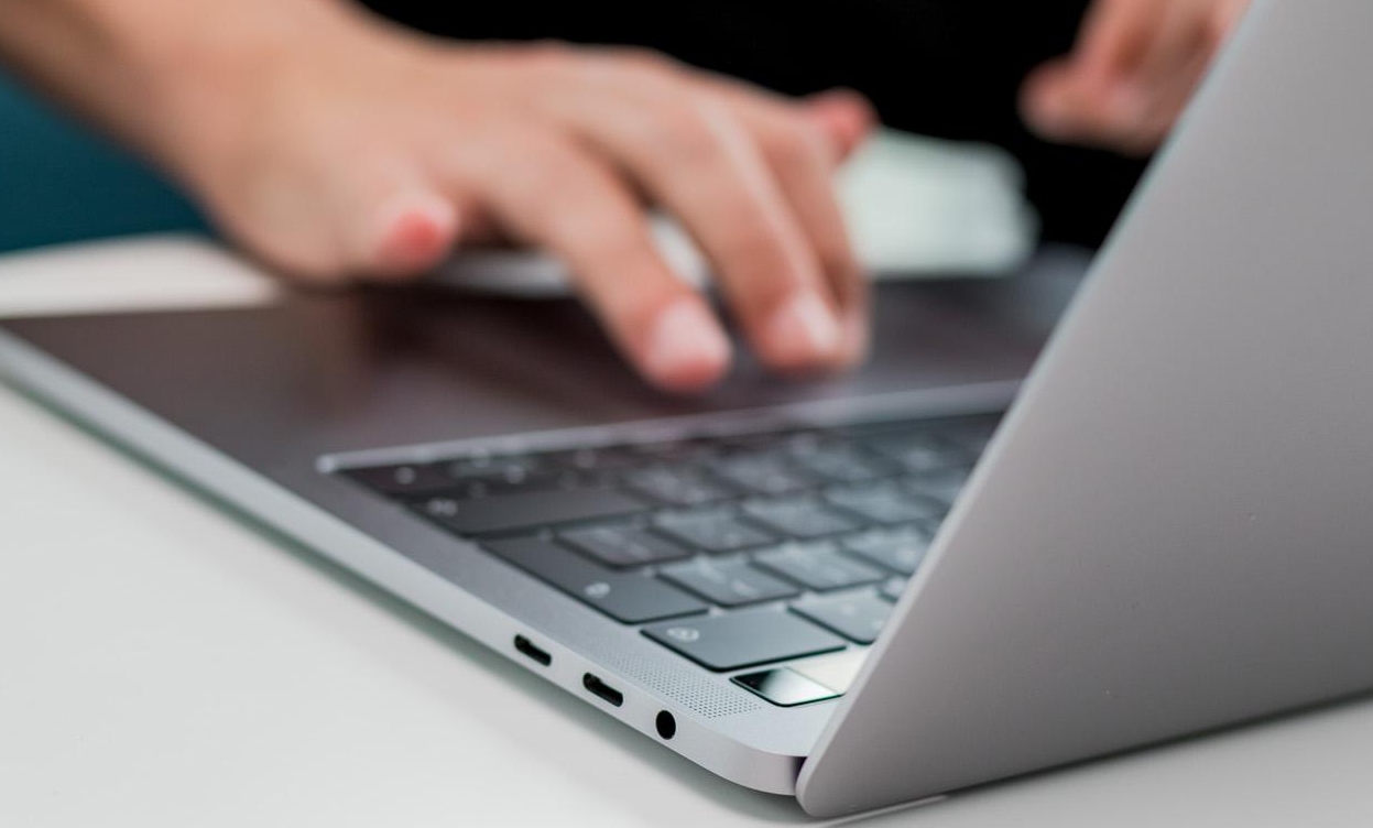 type copyright symbol on mac