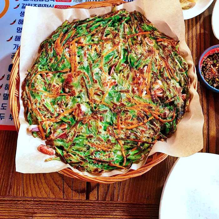 생방송 오늘저녁 경남 남해 멸치쌈밥정식 멸치회무침 맛집