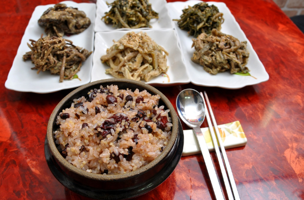 건강한-식단-잡곡밥