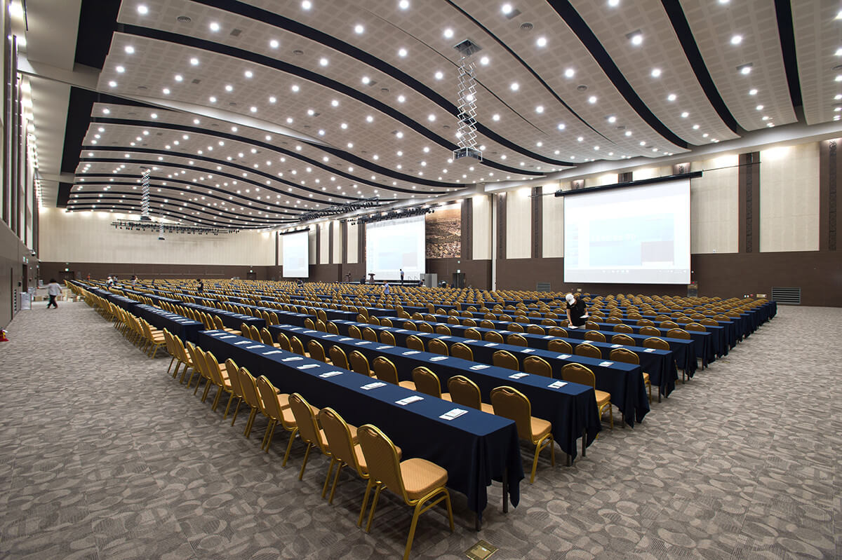 생방송투데이 3785회 우리 동네 홍(보)반장이 간다 APEC 성공 개최를 위해 홍반장이 간다&amp;#44; APEC 공식 숙소 소노캄 경주&amp;#44; APEC 2025 지정 음식점 고도벌한정식&amp;#44; APEC 회의 장소 경주화백컨벤션센터 (HICO) 