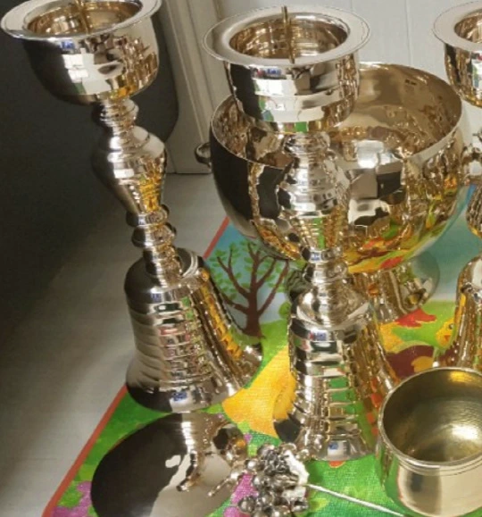 놋쇠 그릇과 기물들