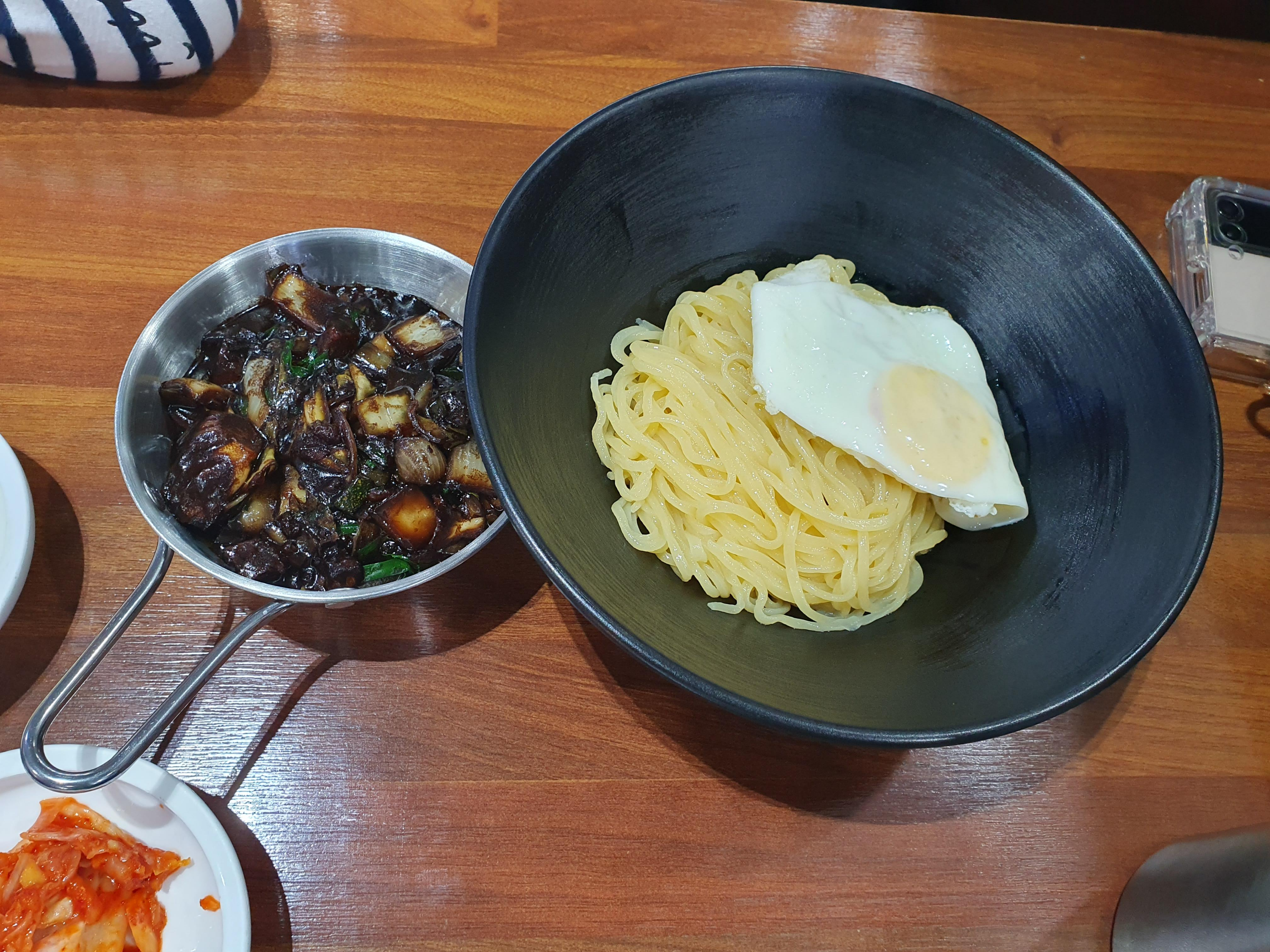 원내동 산동성 간짜장 입니다.