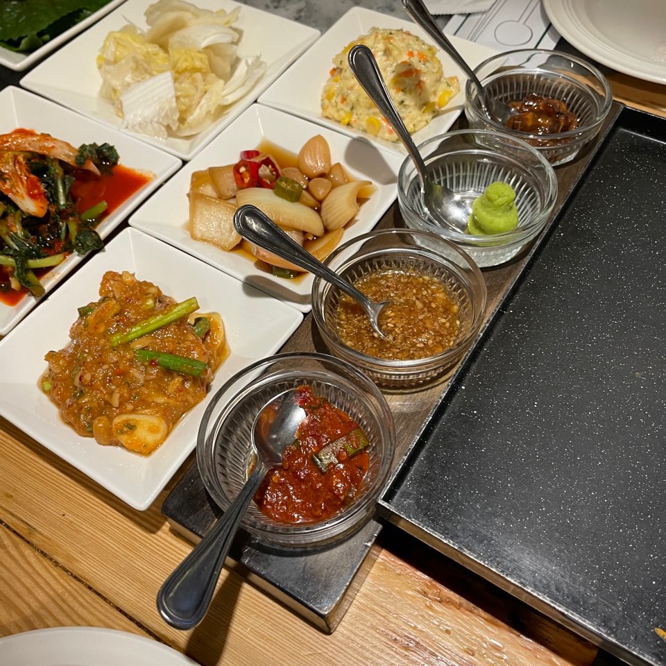 남부터미널 돼지고기 맛집 남부 - 고기 소스 4종