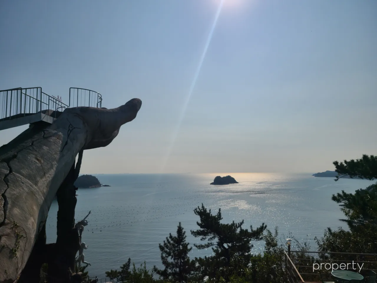 푸른하늘-탁트인바다풍경-햇빛이반사되반짝이는바다-마이더스의손