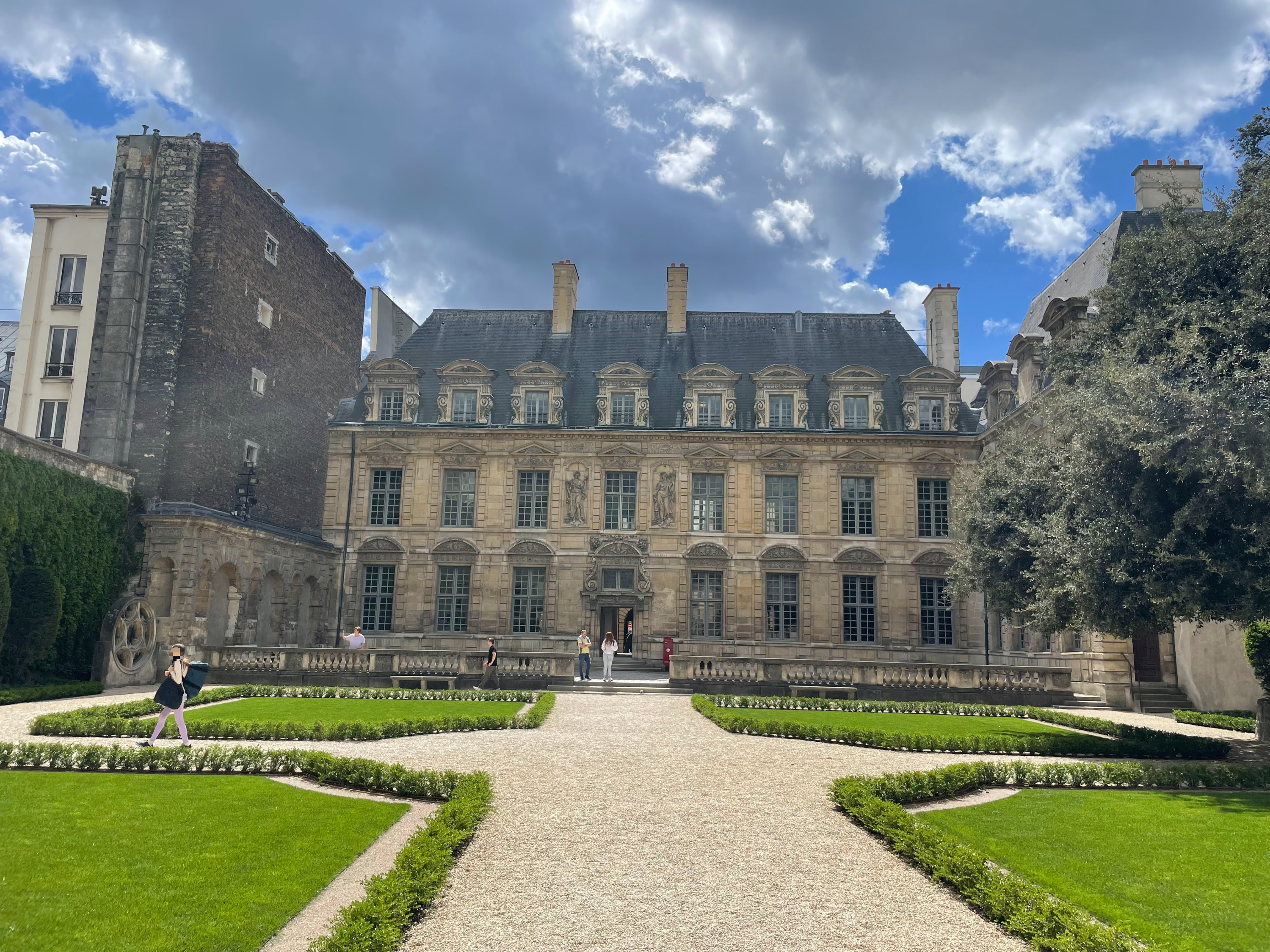 오뗄 드 슐리(Hôtel de Sully) 정원