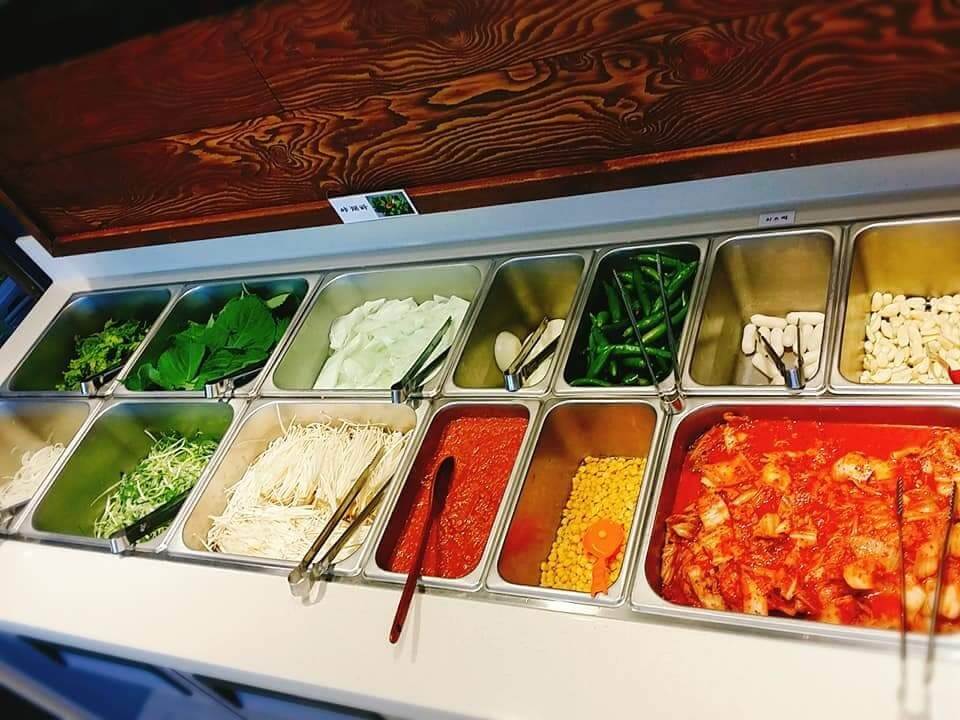 생생정보 고기8종 치킨 포함 샐러드바 경북 경산