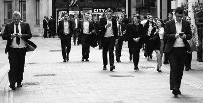 퇴근 후에도 즐길 거리가 가득한 나라 TOP 10