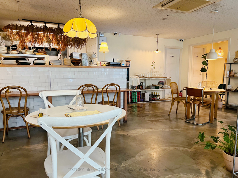 대명동 덕담 내부