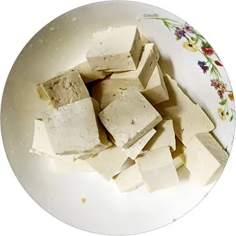 두부 데치는 방법과 요리별 활용 팁 정리_17