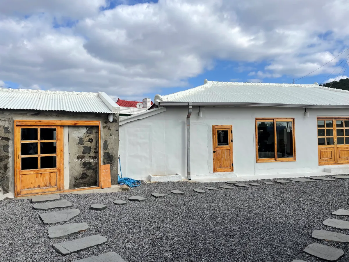 제주-서쪽-조용한-감성카페-서귀포-믈커피-로스터스