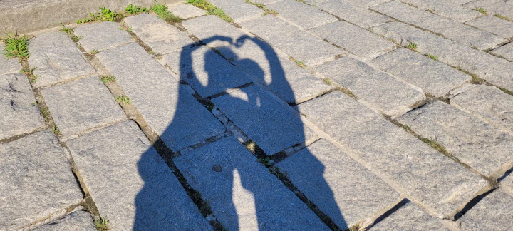 살곶이다리 위에서 막내와 찍은 그림자 샷