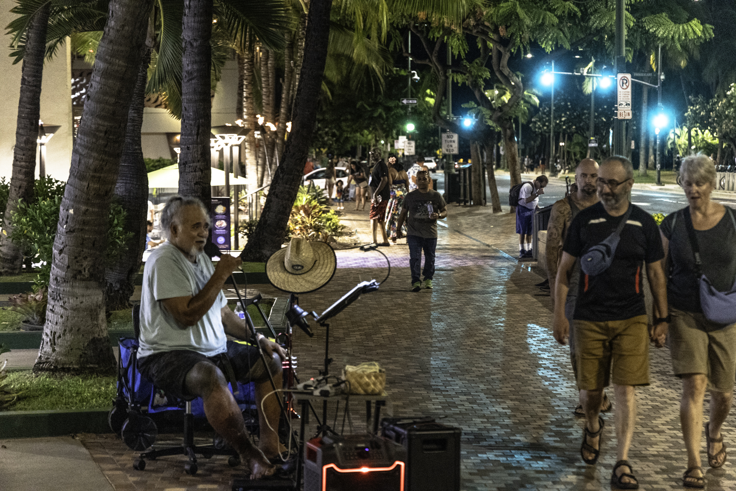 와이키키 밤 거리