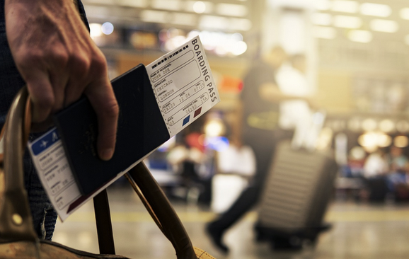 여행 가방 속 필수 아이템 추천