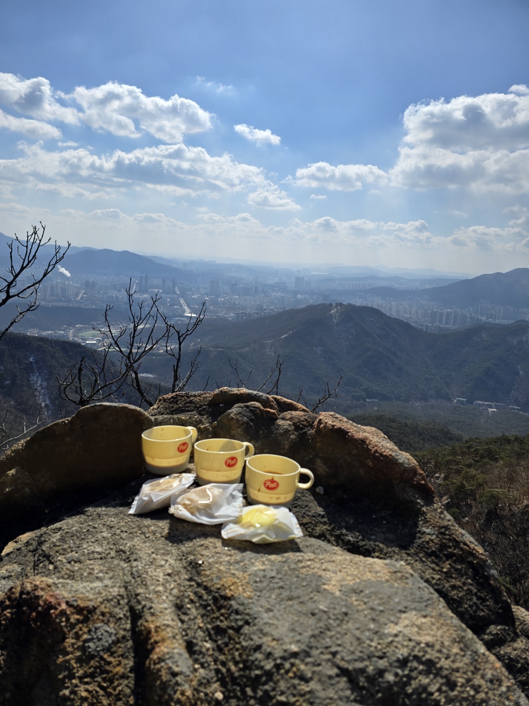 정상에서 믹스커피 한잔