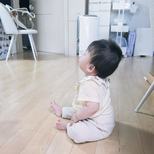 혼자 앉는 시기, 언제부터 가능할까요? 아기 혼자 앉기 발달 과정과 연습 방법