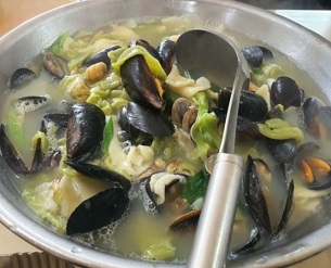 쑥해물칼국수