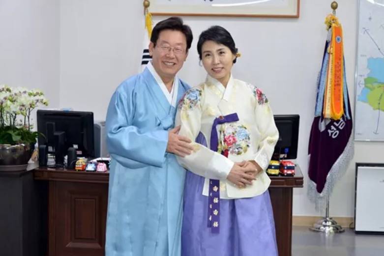 김혜경 여사 프로필, 종교, 학력, 가족 관계, 최근 활동