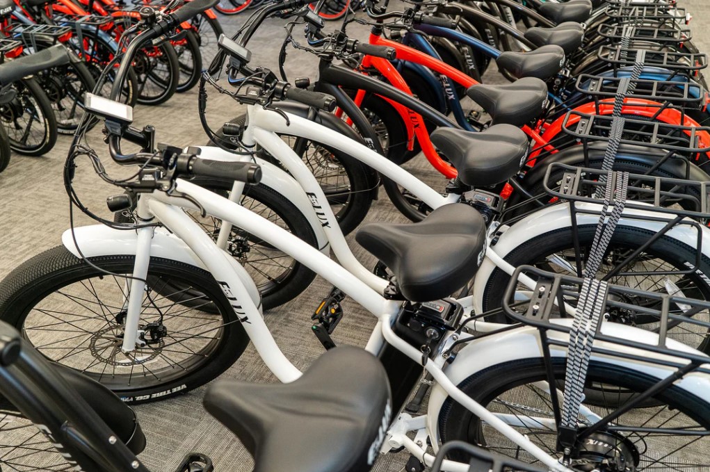 02. E-Lux Electric Bikes 우리의 이야기 03