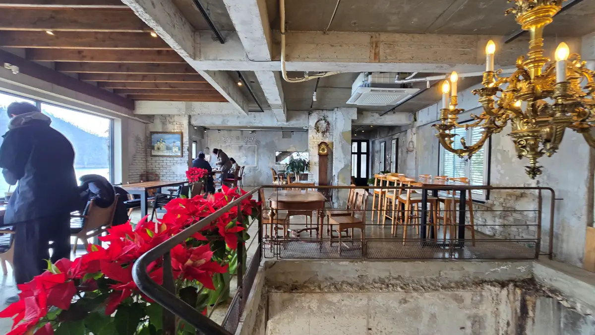 2층 올라가자 마자 보이는 모습