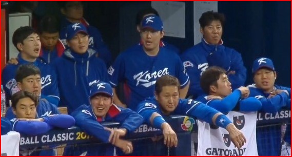 wbc 예선탈락하는 가운데 웃으면서 즐거워하는 국가대표 선수들, 김재호의 국가대표 자세
