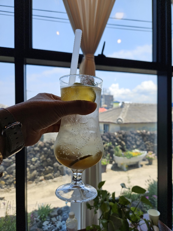 비양도 '섬' 카페에서