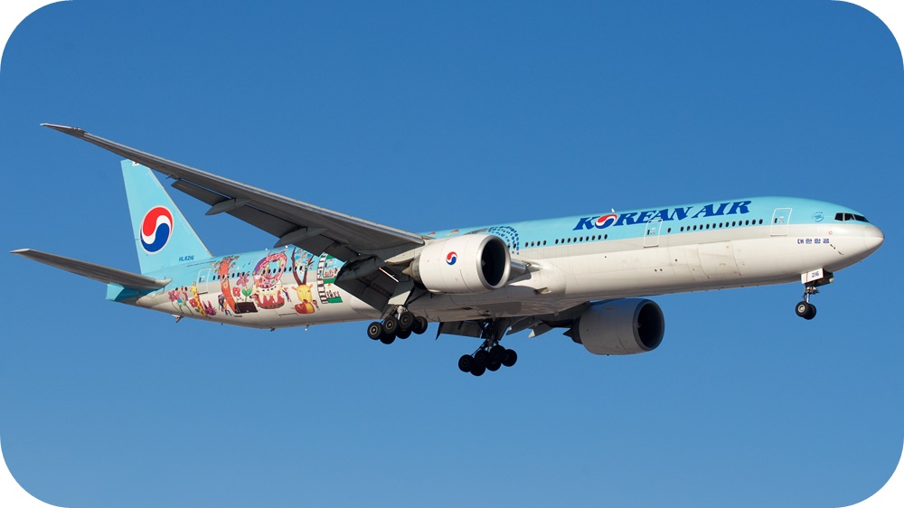 대한항공-B777-300ER-여객기-푸른-하늘-비행중