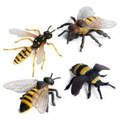 말벌의-특징은-같은가봐-몸통은-검은색으로-강렬하고-꼬리는-노란색과-검은색으로-위협적이며-날개는-흰색-네마리의-말벌