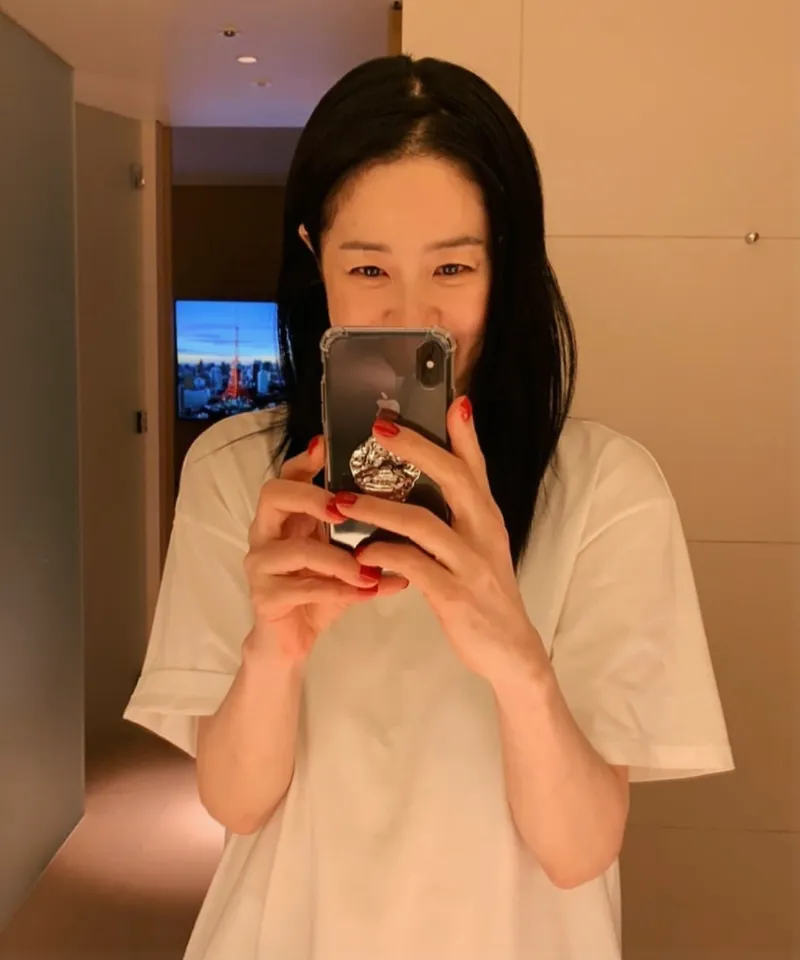 고현정 COS, 고현정 패션, 고현정 코트, 고현정 COS 패션, 2025 미니멀룩, COS 가을 코트, COS 와이드 팬츠, COS 공식몰 할인, COS 세일, COS 신상, COS 네이버 쇼핑, COS 퍼플코인 이벤트, MZ세대 인기 미니멀 브랜드, COS 꾸안꾸룩, COS 셀럽 패션, COS 직구, COS 특가