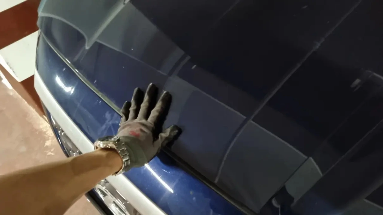 보닛 닫힌 모습