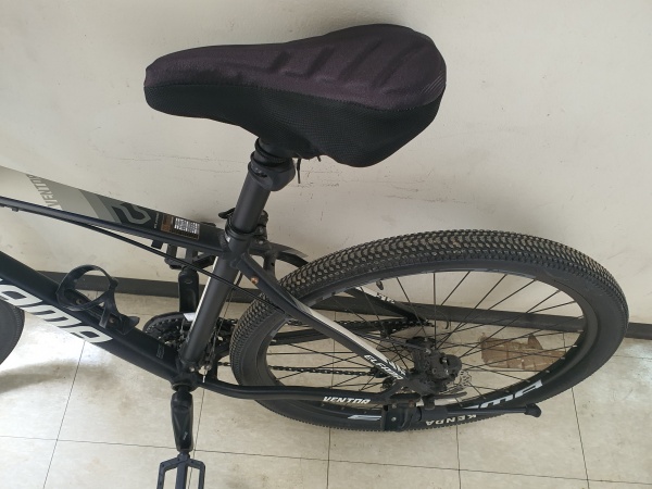 커버가 -씌워진-자전거안장