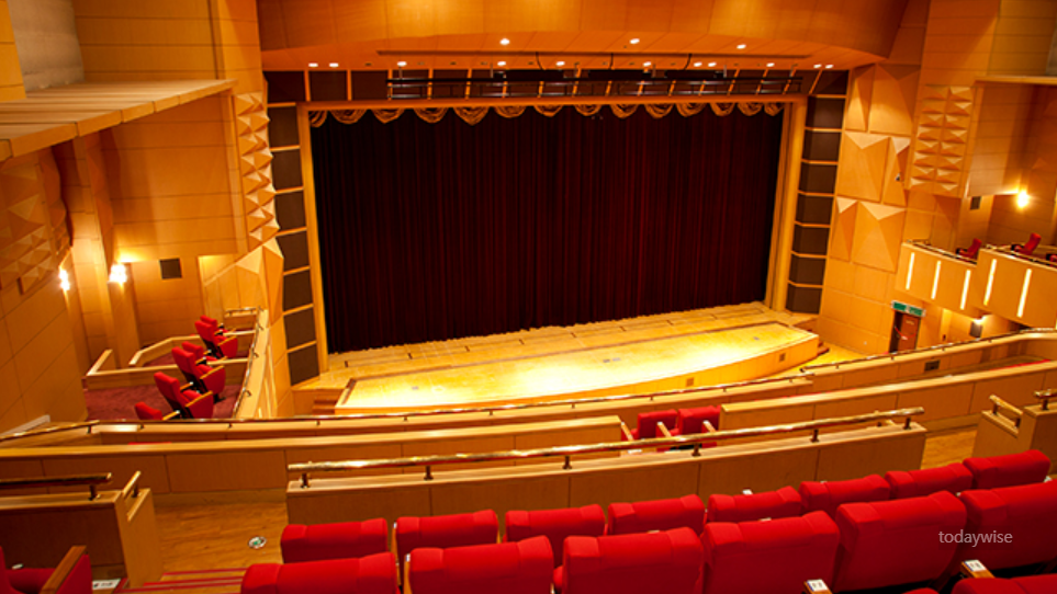 한전아트센터 2층 좌측 2번 좌석에서 바라본 공연장 무대 모습