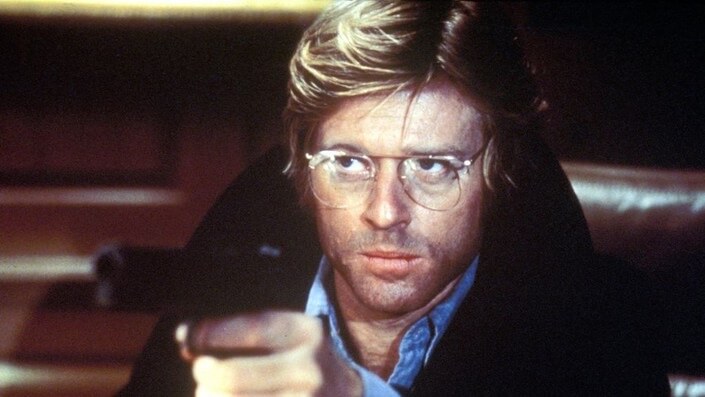 총을 겨누고 있는 조 터너