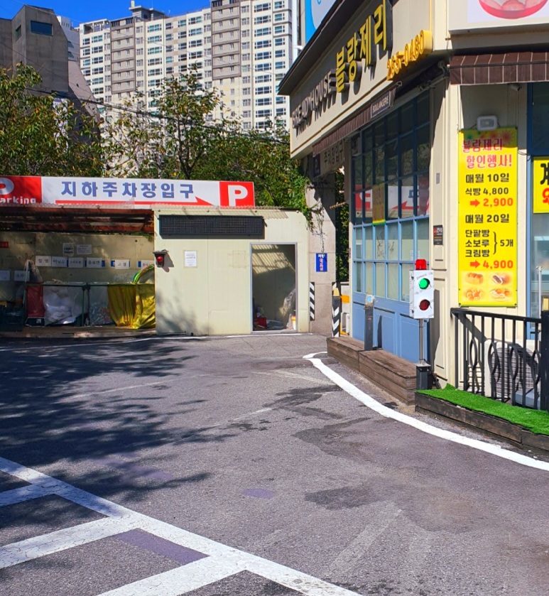 주차장-소개-사진입니다.