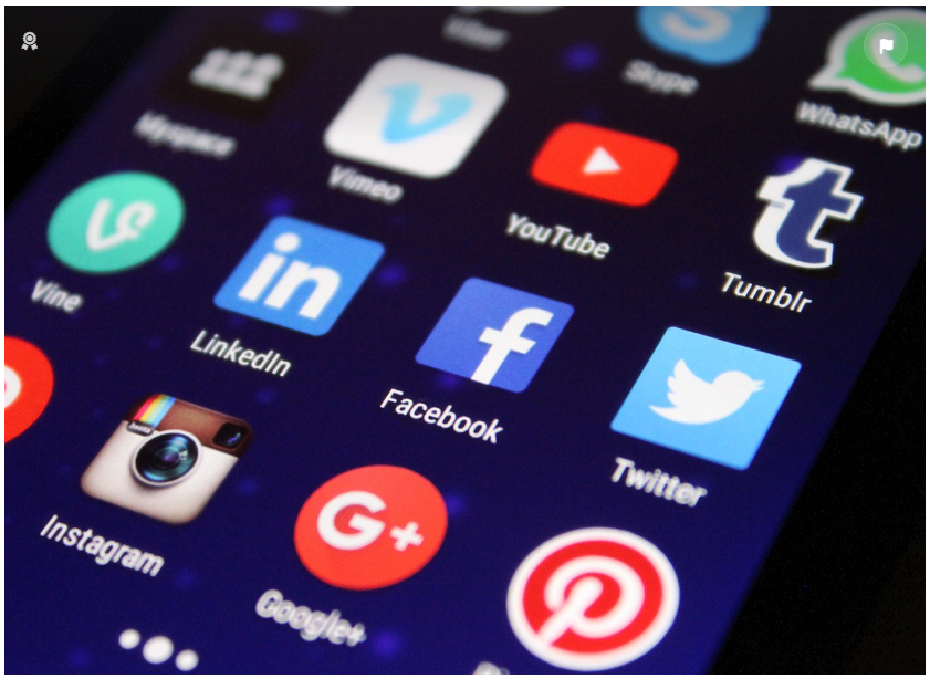 디지털 시대의 스트레스: 소셜 미디어와 끊임없는 알림으로 인한 불안