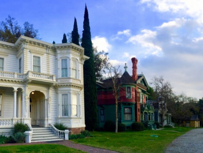 헤리티지 스퀘어 박물관 – LA 빅토리아 시대 건축의 타임캡슐