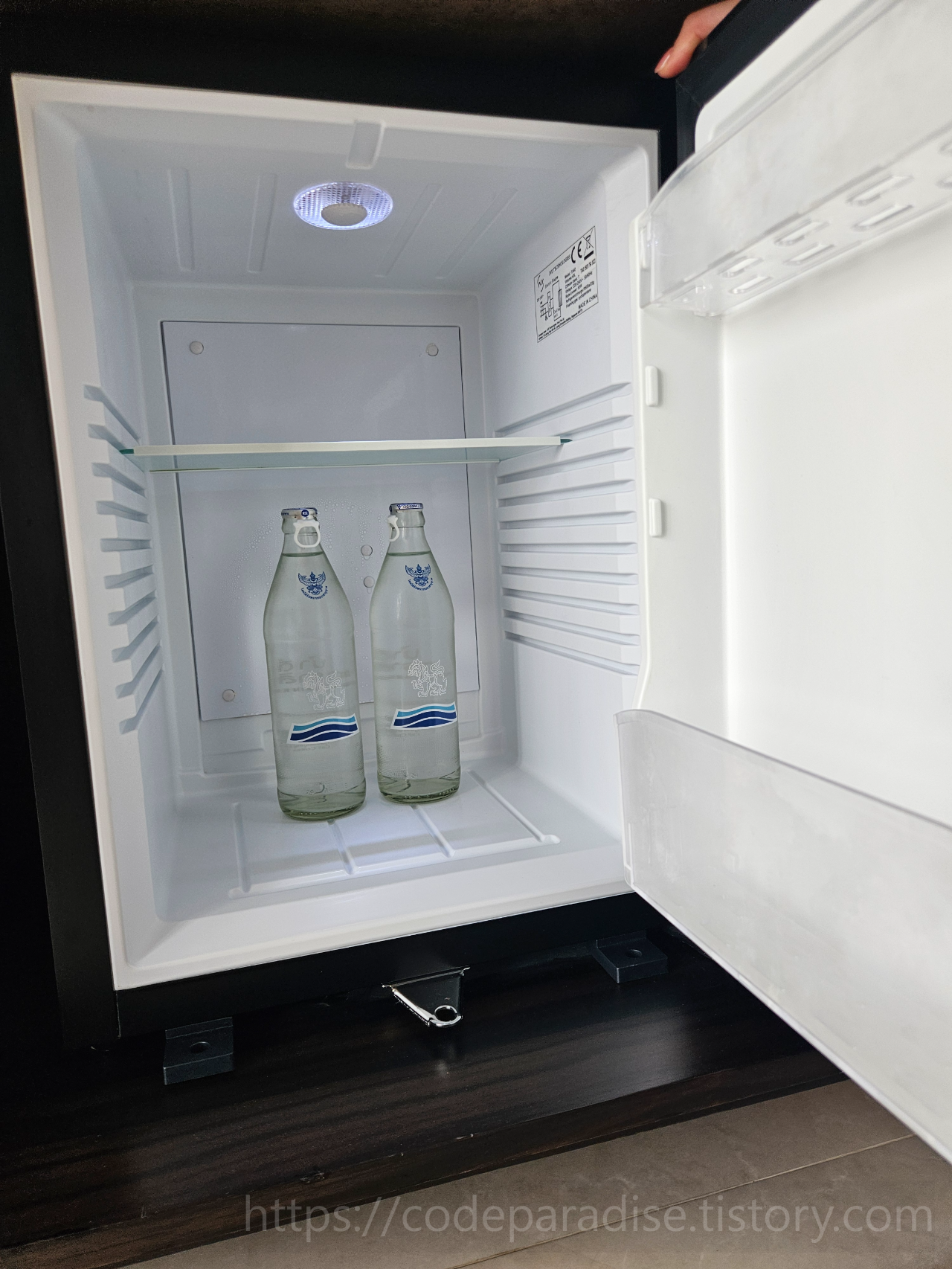 ํธํ
์ฌ์ง