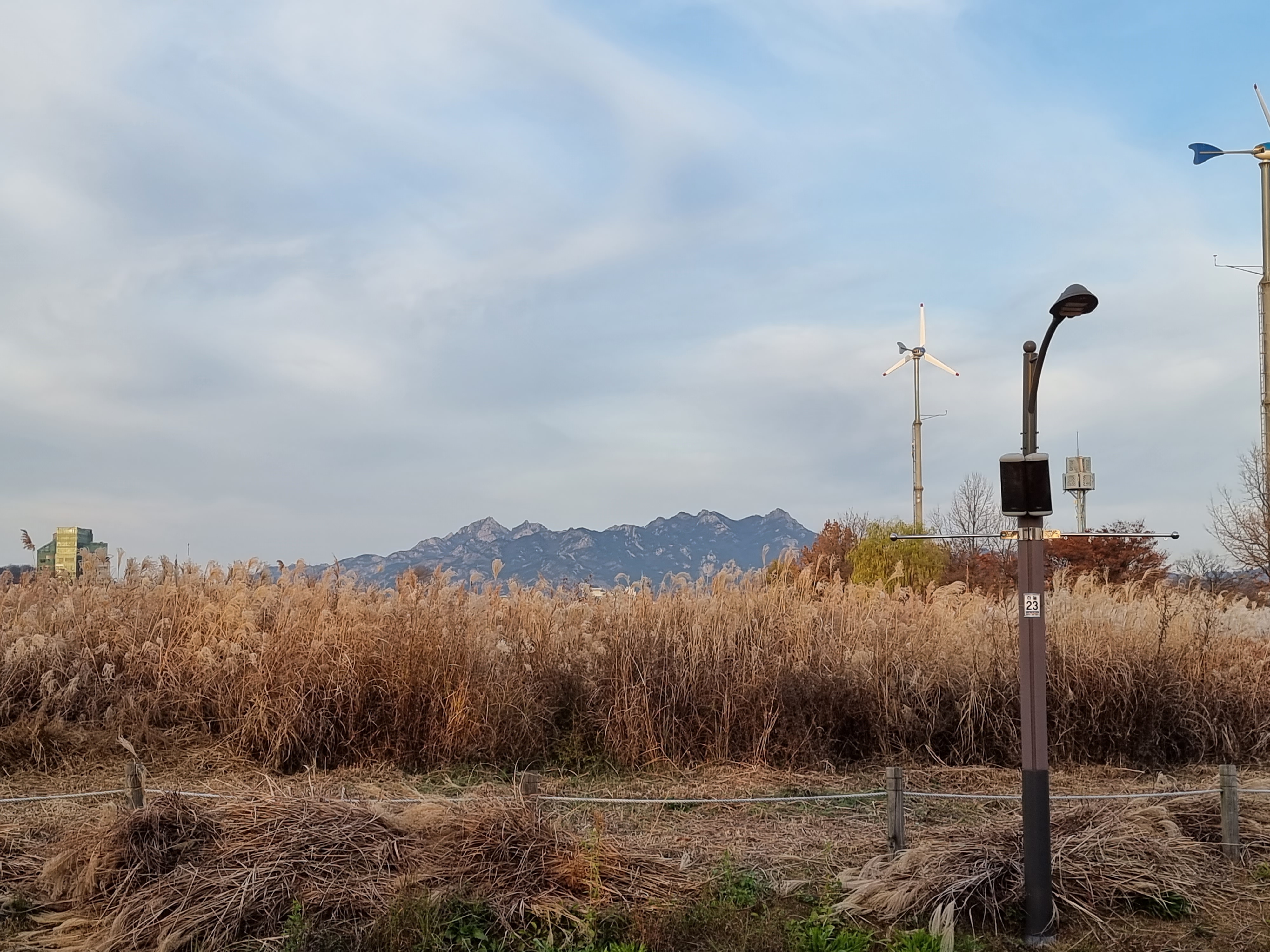 하늘공원에서 보이는 북한산