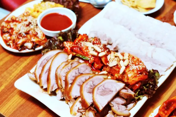종로 가볼만한 곳, 데이트 코스, 한옥 카페, 종로 굴 보쌈 맛집, 순대국 맛집 식당 추천