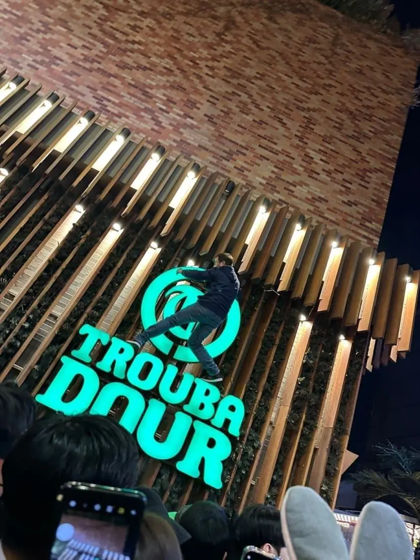 이태원 할로윈 압사 사고 외국인 간판 탈출